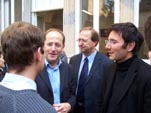 Jol Abbey et Rmi Delatte en conversation avec des jeunes lors de la visite du Ministre Christian Estrosi  l'U.M.P. de Dijon. (2 Juin 2006)