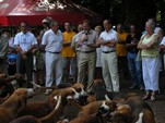 Fte de l'oignon 2006  Pontailler-sur-Sane 
Rmi Delatte, Jol Abbey et Hubert Camp inaugurent la manifestation en prsence de trs nombreux maires du canton. 
Au premier plan: la meute de chiens de Michel Monnot