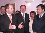 Rmi Delatte accueille le Premier Ministre Franois Fillon, lors de sa visite  l'espace  Gnrations   Saint-Apollinaire - 14 mars 2007 -