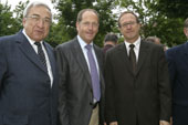 Franois LAUNOY, conseiller gnral, Rmi DELATTE et Jol ABBEY - Fte du quartier CHEVREUL-PARC au parc de la Colombire  Dijon - - 12 mai 2007 -