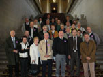 L'association  L'Avenir Ensemble  de Saint-Apollinaire en visite au Snat. Ici en compagnie de Rmi DELATTE, dans l'escalier d'honneur du Palais du Luxembourg. (octobre 2006)
